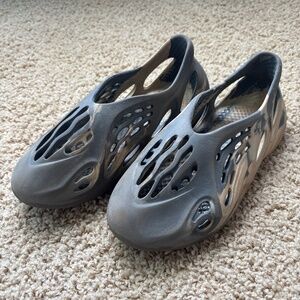 YEEZY Foam Runners Size 7
